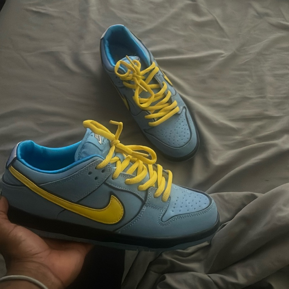 These are the Nike SB powerpuff girls never worn men and women shoes